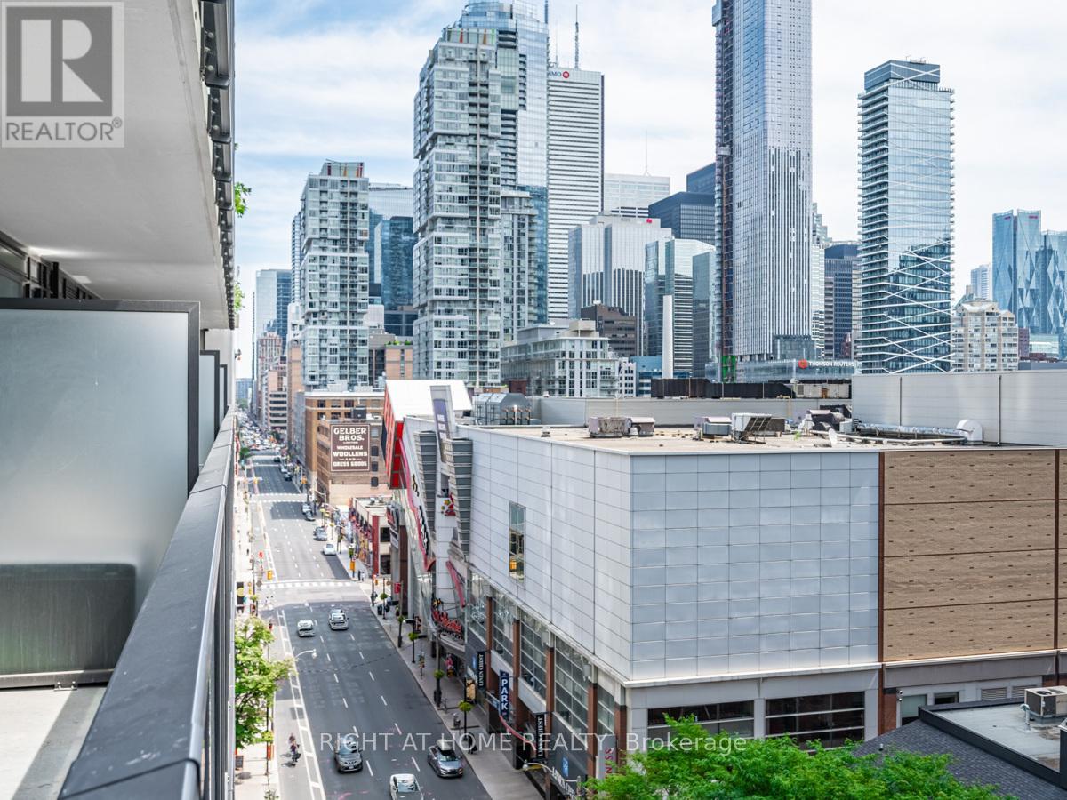 1001 - 330 Richmond Street W, Toronto, Ontario  M5V 1X1 - Photo 37 - C12514226