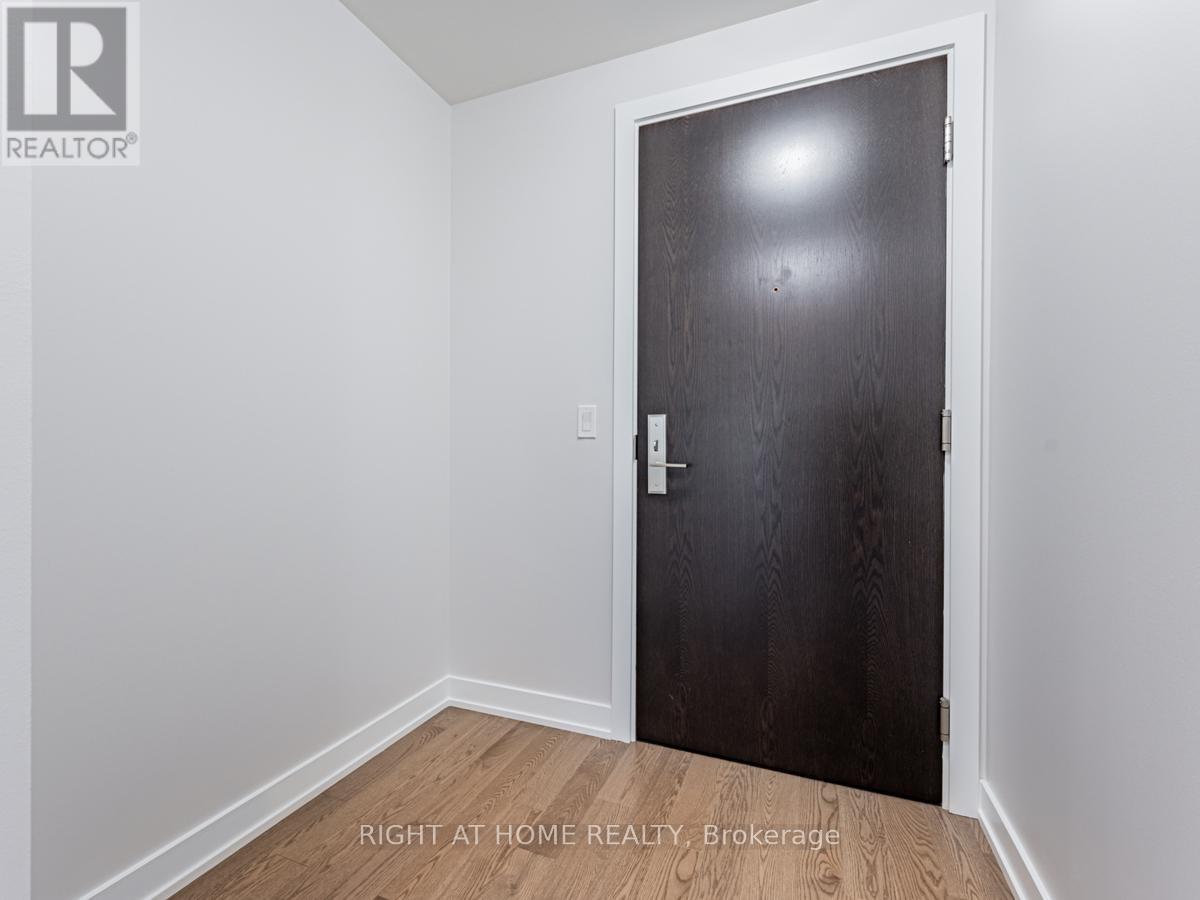 1001 - 330 Richmond Street W, Toronto, Ontario  M5V 1X1 - Photo 4 - C12514226