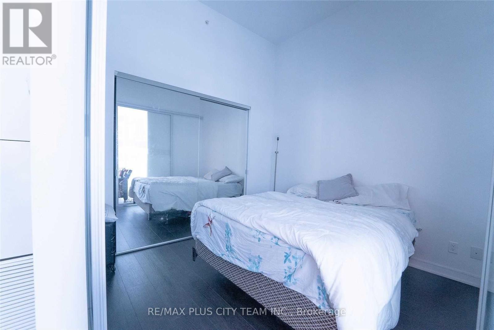 606 - 88 Scott Street, Toronto, Ontario  M5E 0A9 - Photo 3 - C12514254