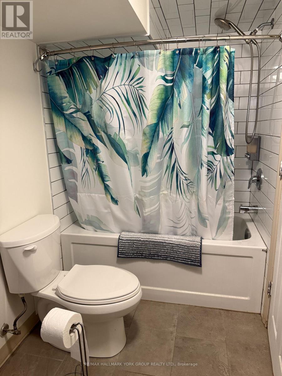 2 Coates Avenue, Toronto, Ontario  M6C 1K7 - Photo 21 - C12514258