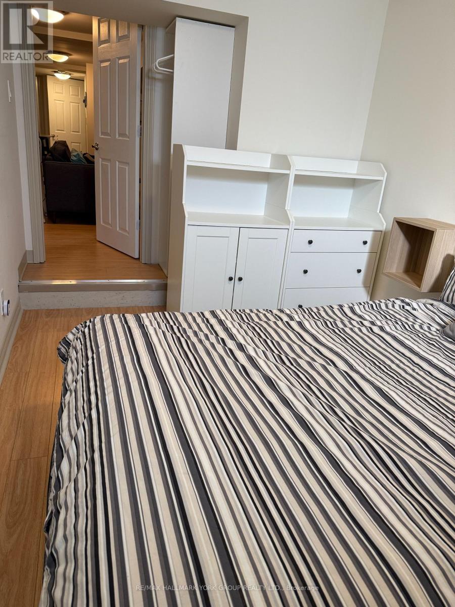 2 Coates Avenue, Toronto, Ontario  M6C 1K7 - Photo 8 - C12514258