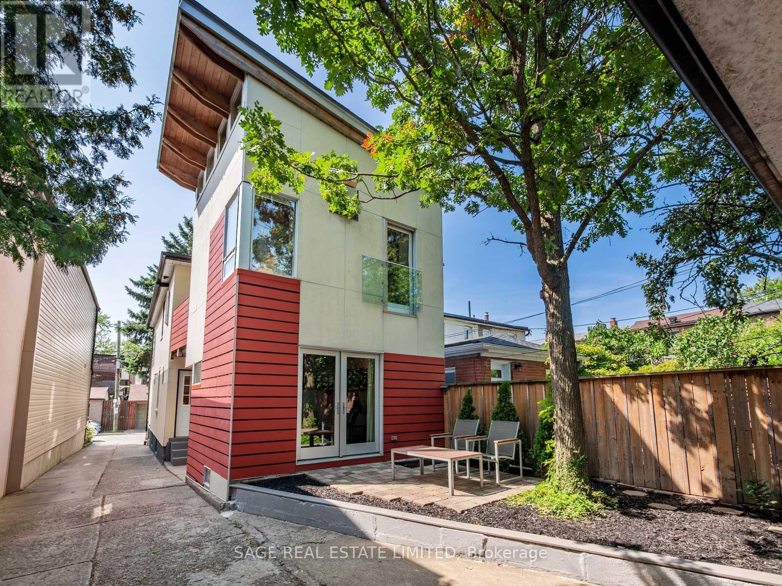 53 JERSEY AVENUE, Toronto, Ontario