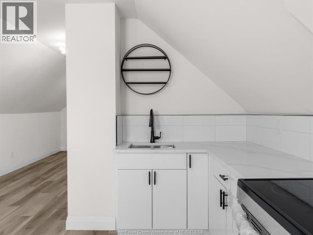 1067 Drouillard Unit# 3, Windsor, Ontario  N8Y 2P9 - Photo 3 - 25028136