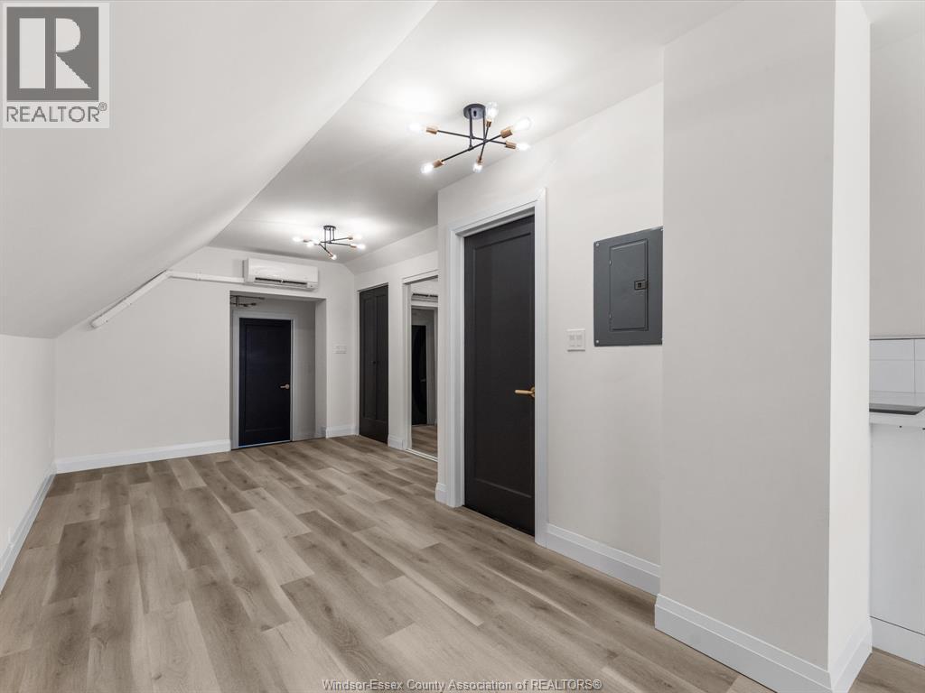 1067 Drouillard Unit# 3, Windsor, Ontario  N8Y 2P9 - Photo 5 - 25028136