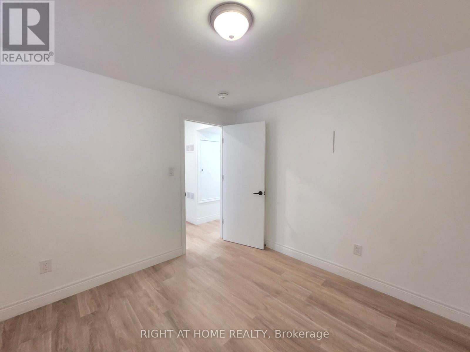 Lower - 300 Albert Street, Oshawa, Ontario  L1H 4R8 - Photo 17 - E12514200