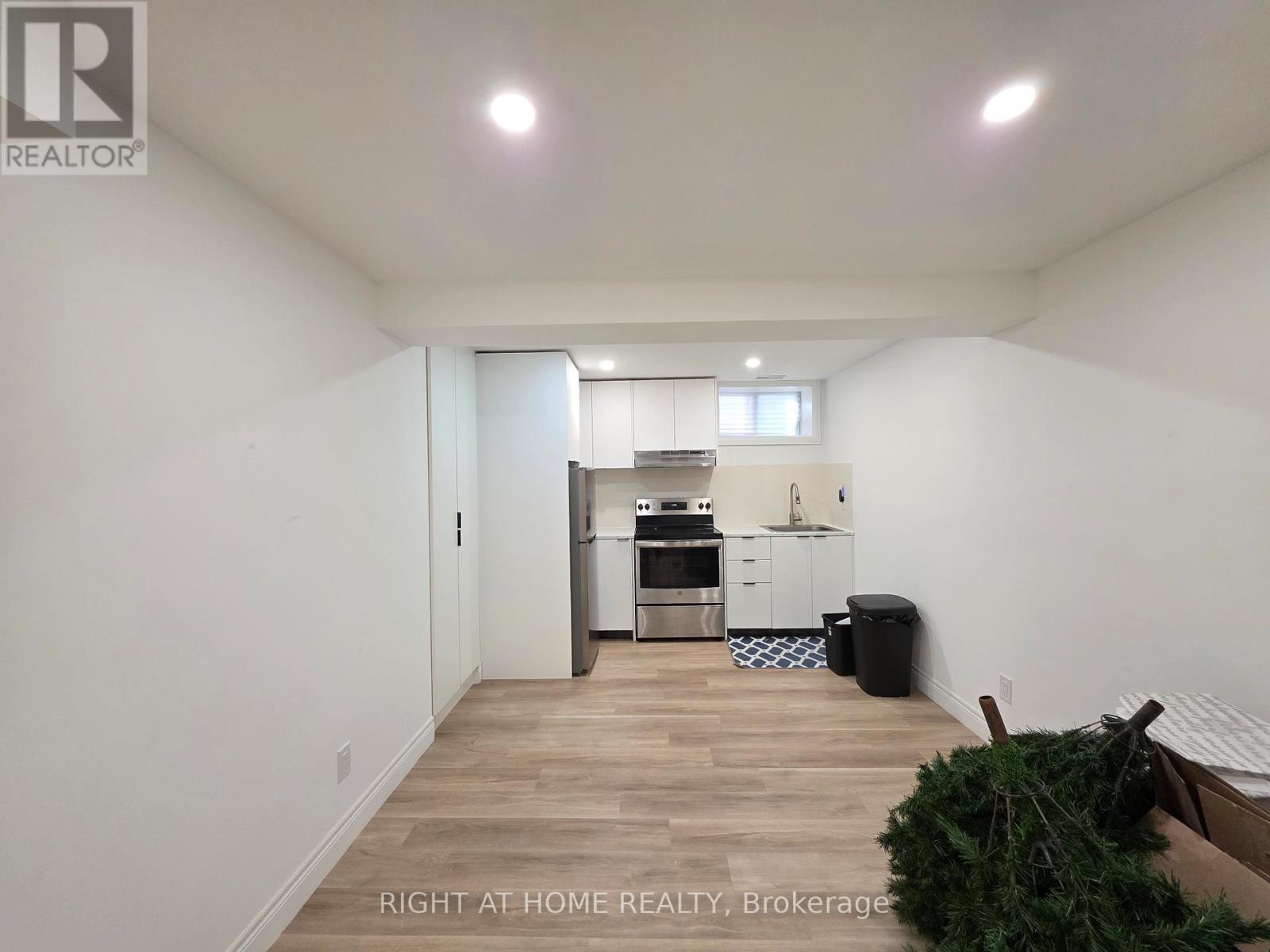 Lower - 300 Albert Street, Oshawa, Ontario  L1H 4R8 - Photo 4 - E12514200