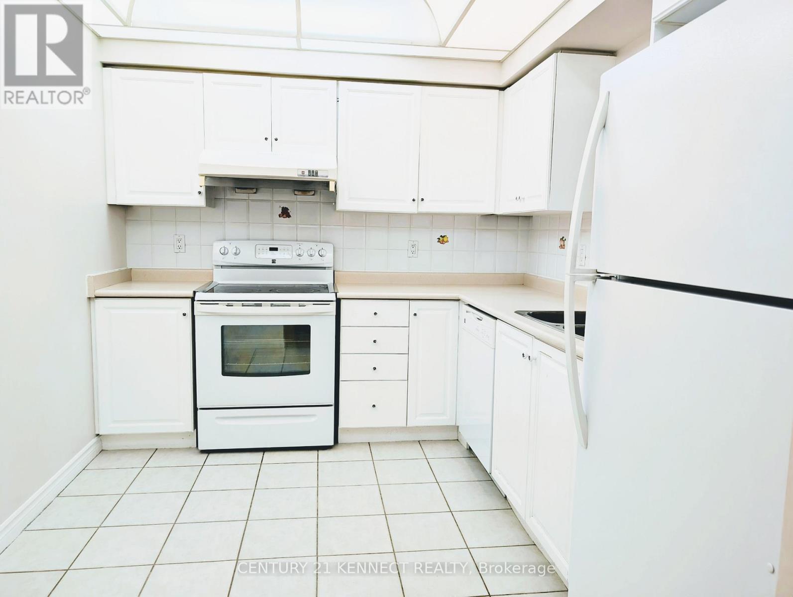 2807 - 228 Bonis Avenue, Toronto, Ontario  M1T 3W4 - Photo 8 - E12514216