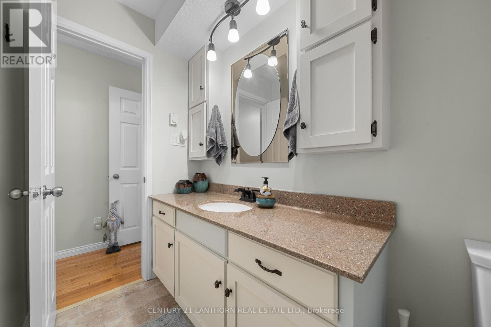 212 Main Street, Deseronto, Ontario  K0K 1X0 - Photo 17 - X12510434