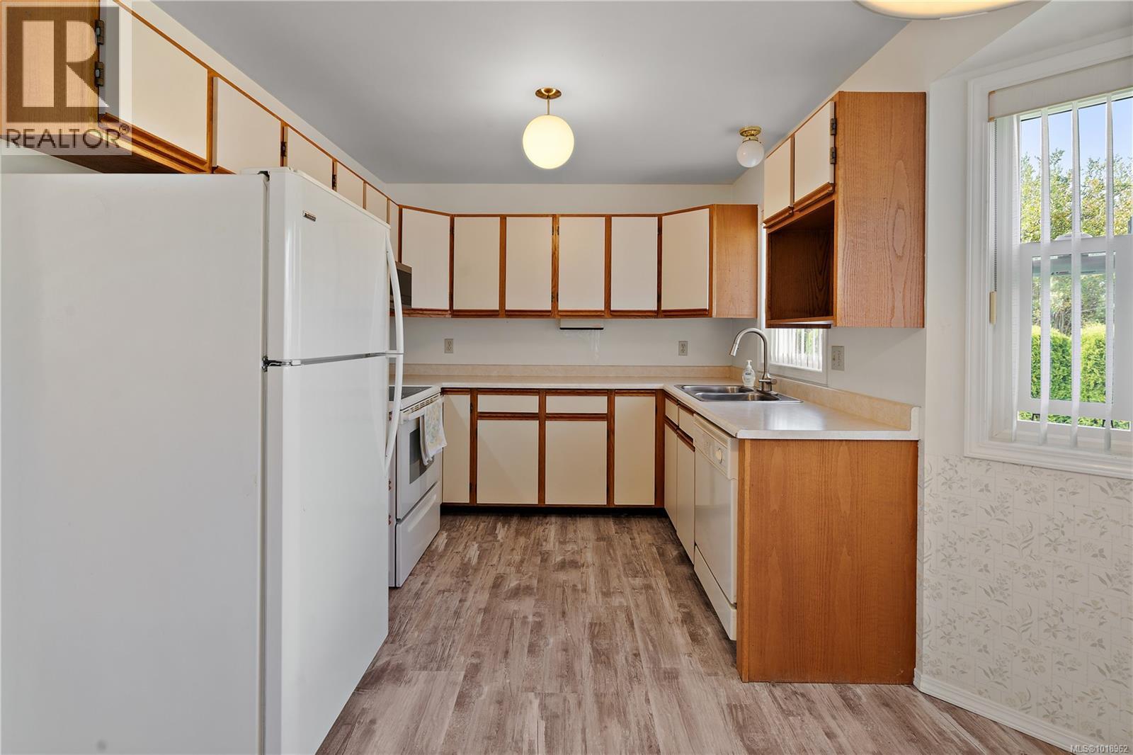 10288 Cleveland Rd, Sidney, British Columbia  V8L 4X9 - Photo 11 - 1018962