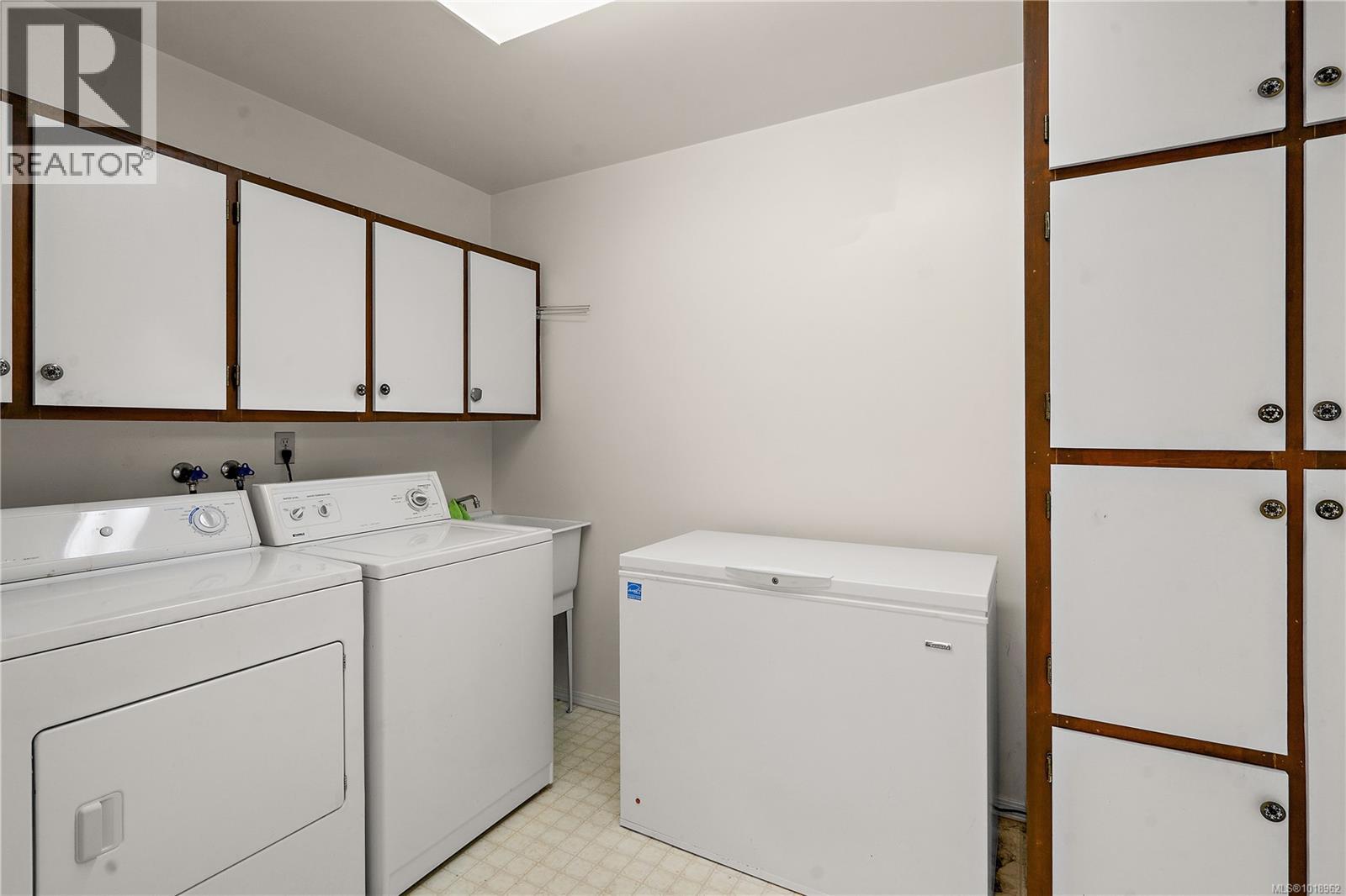 10288 Cleveland Rd, Sidney, British Columbia  V8L 4X9 - Photo 26 - 1018962