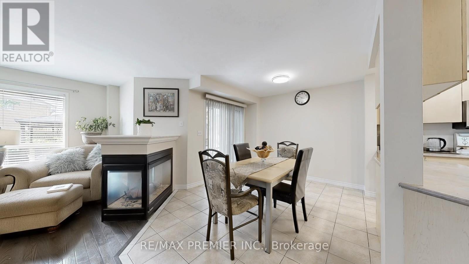 215 Drummond Drive, Vaughan, Ontario  L6A 3C1 - Photo 14 - N12513390