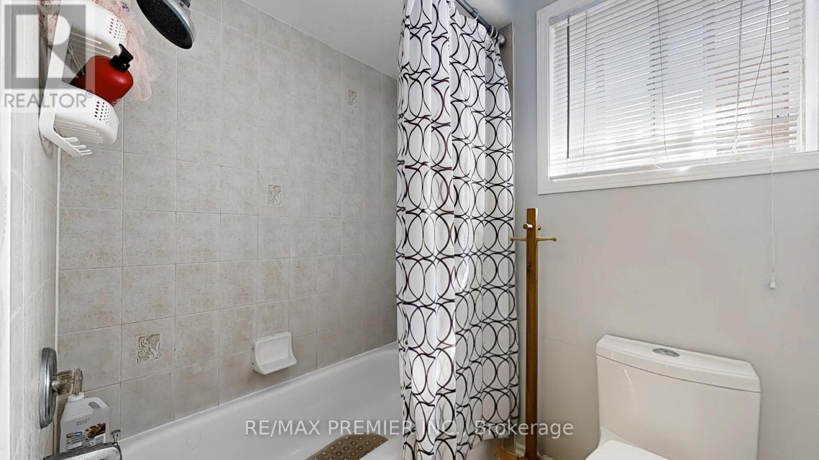 215 Drummond Drive, Vaughan, Ontario  L6A 3C1 - Photo 24 - N12513390