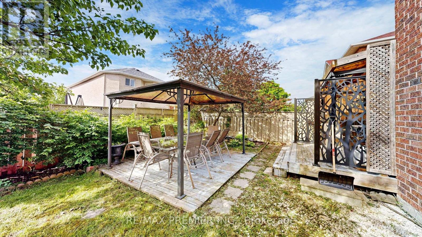 215 Drummond Drive, Vaughan, Ontario  L6A 3C1 - Photo 28 - N12513390