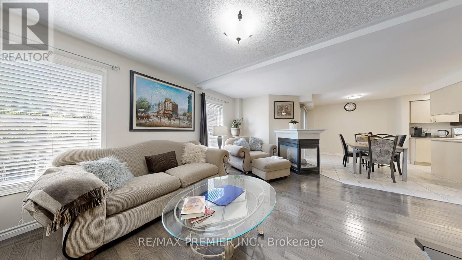 215 Drummond Drive, Vaughan, Ontario  L6A 3C1 - Photo 10 - N12513390