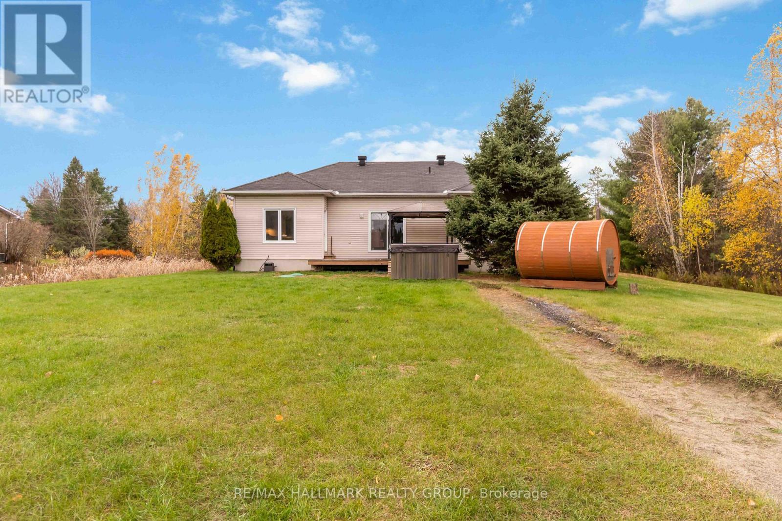 2030 Kingsley Street, Clarence-Rockland, Ontario K0A 1E0 - Photo 37 - X12508516