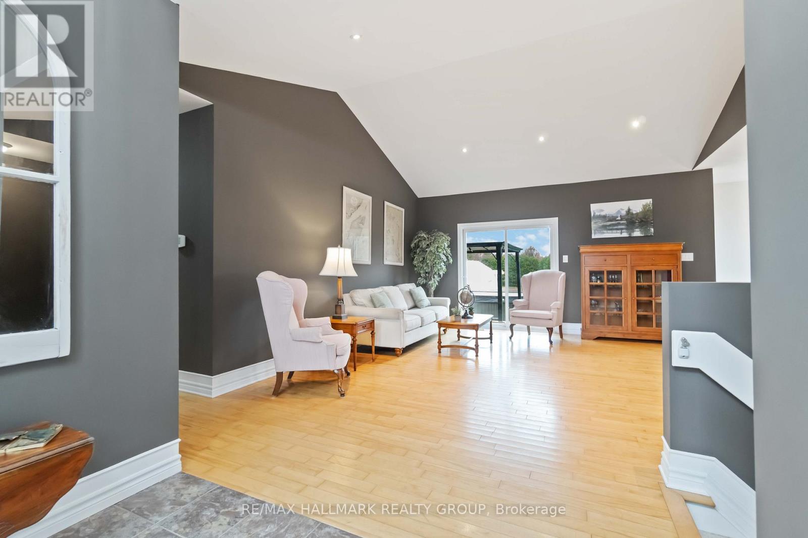 2030 Kingsley Street, Clarence-Rockland, Ontario K0A 1E0 - Photo 7 - X12508516