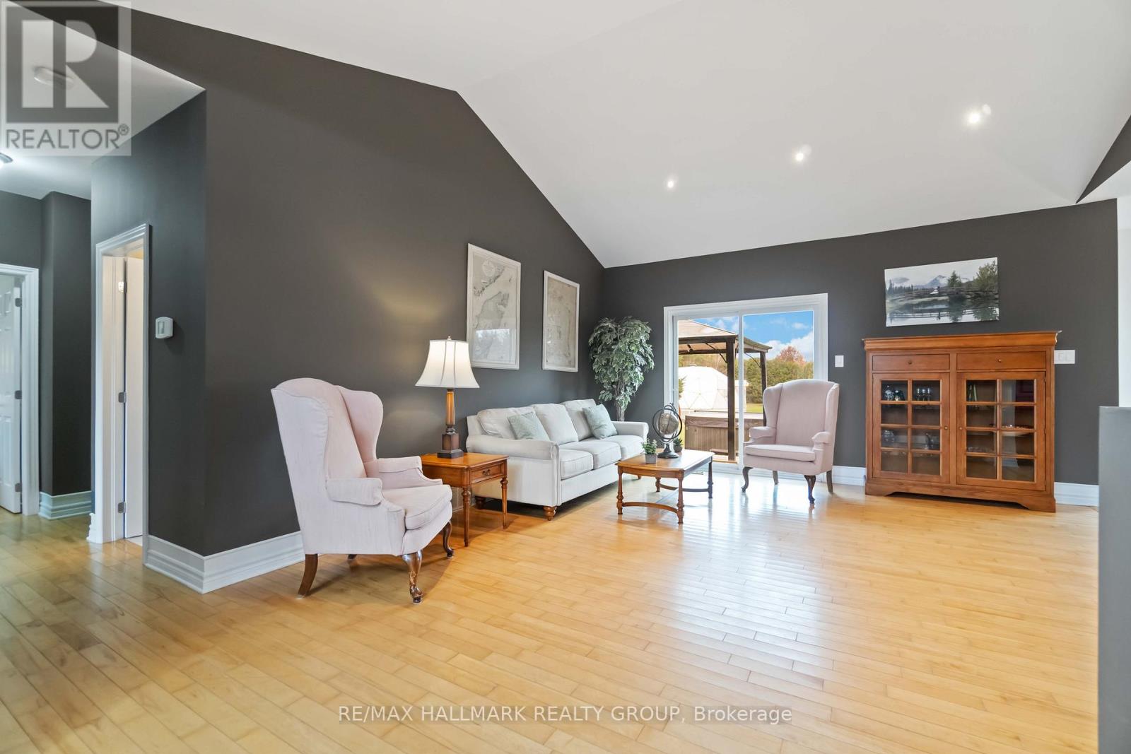 2030 Kingsley Street, Clarence-Rockland, Ontario K0A 1E0 - Photo 8 - X12508516