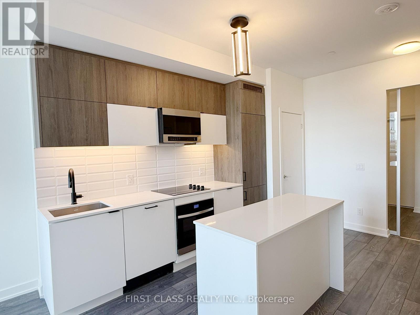 704 - 8888 Yonge Street, Richmond Hill, Ontario  L4C 6Z1 - Photo 2 - N12514002