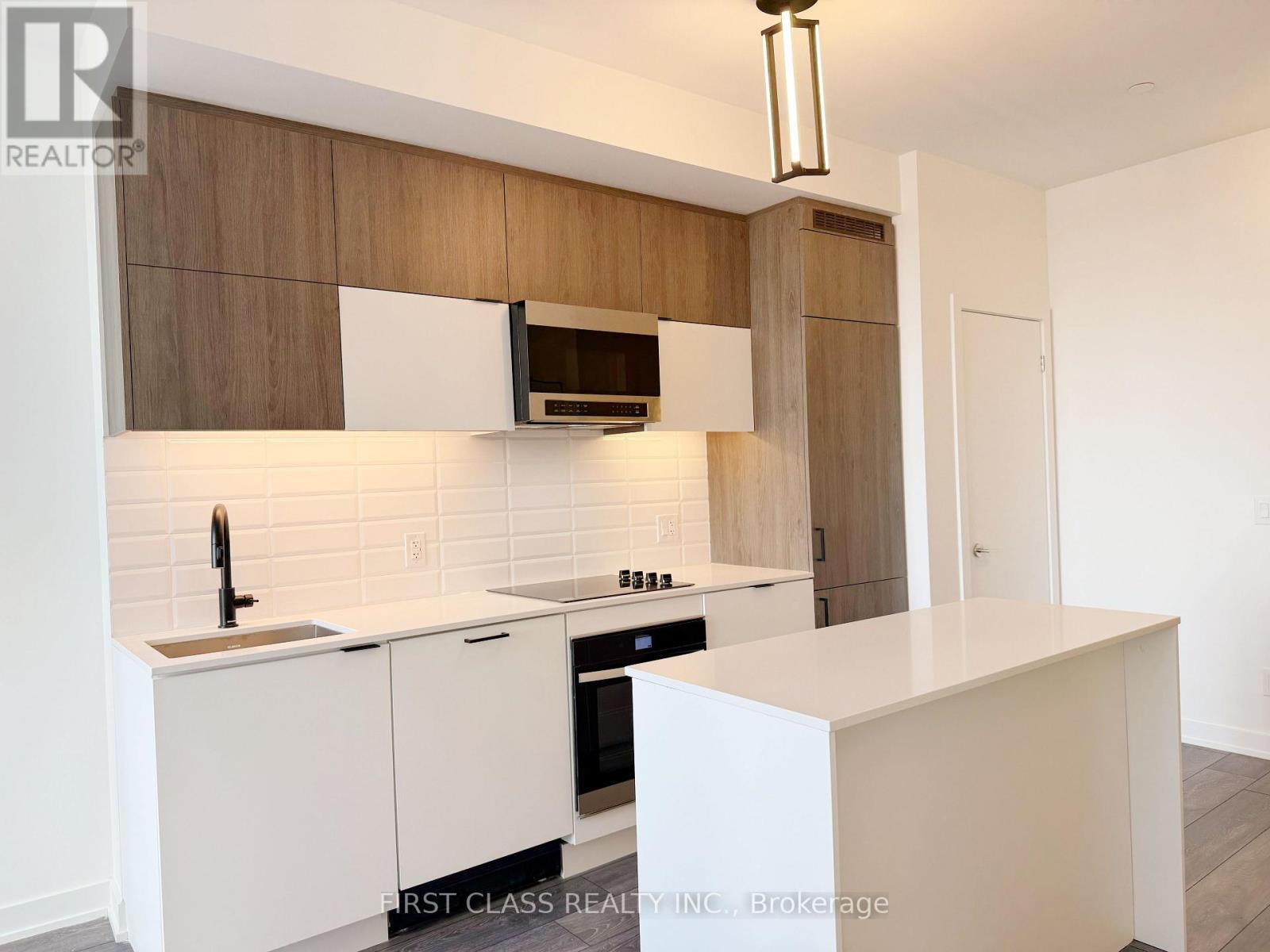 704 - 8888 Yonge Street, Richmond Hill, Ontario  L4C 6Z1 - Photo 4 - N12514002