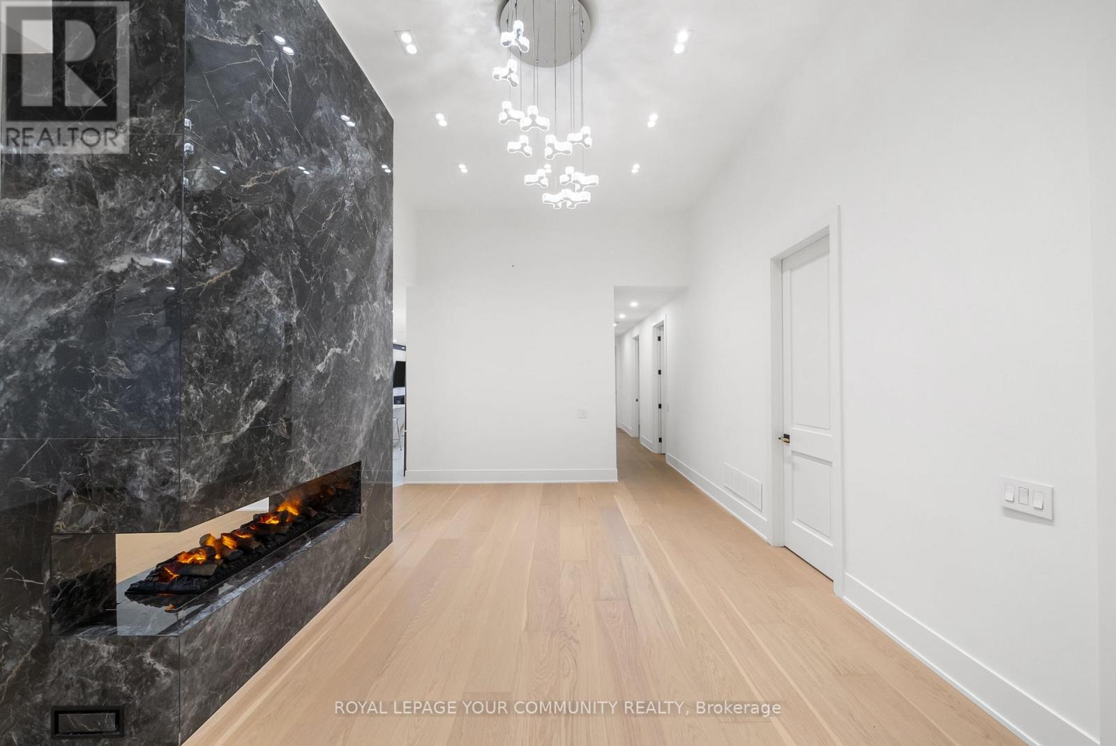 72a Oxford Street, Richmond Hill, Ontario  L4C 4L5 - Photo 10 - N12514092