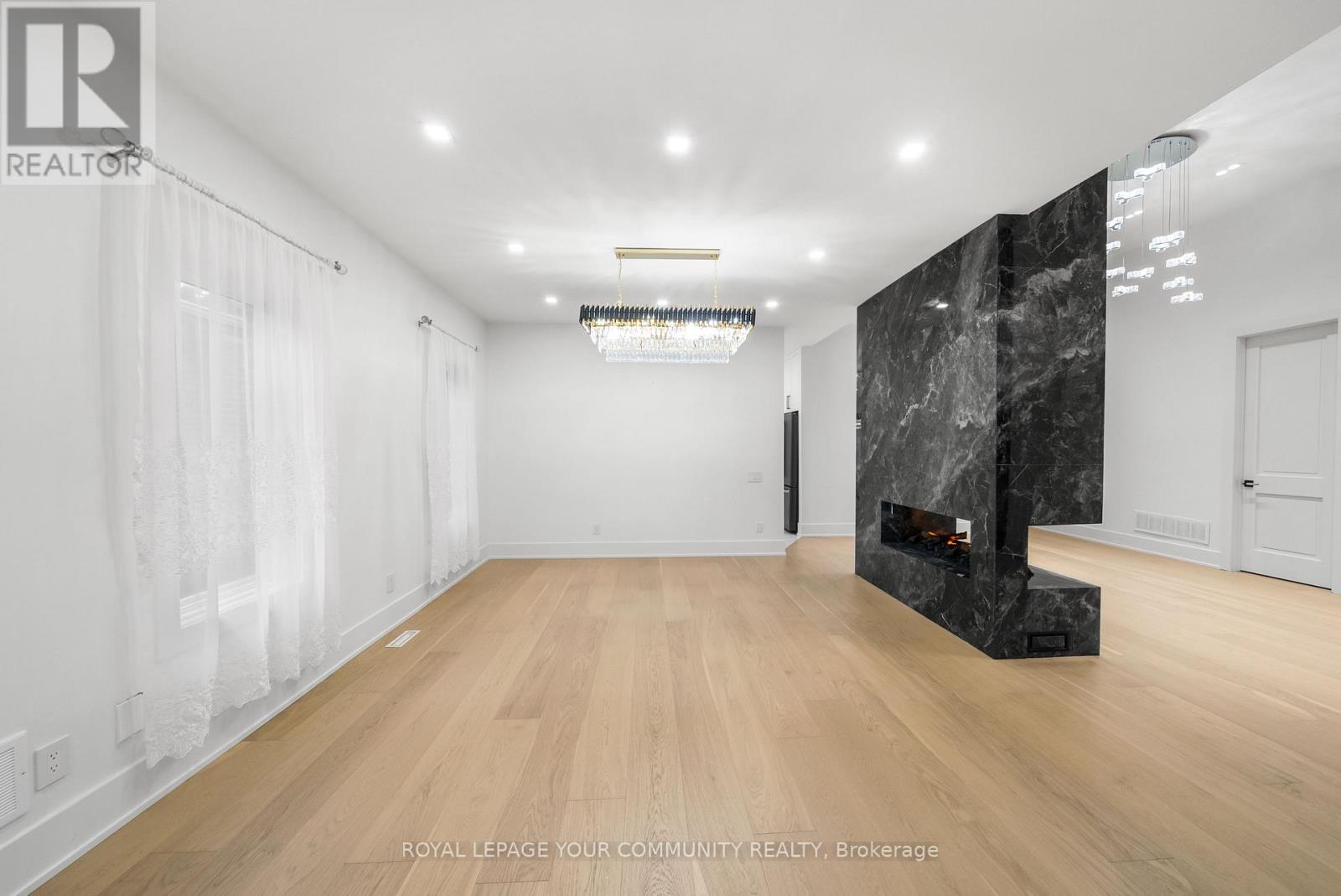 72a Oxford Street, Richmond Hill, Ontario  L4C 4L5 - Photo 11 - N12514092