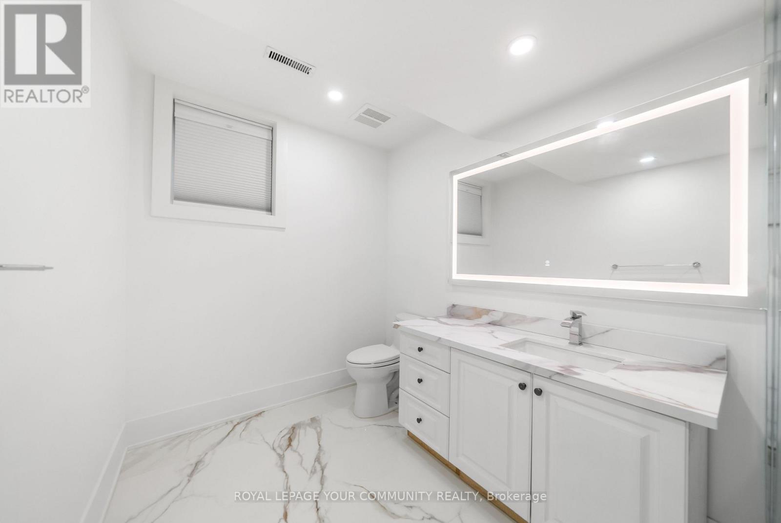 72a Oxford Street, Richmond Hill, Ontario  L4C 4L5 - Photo 12 - N12514092