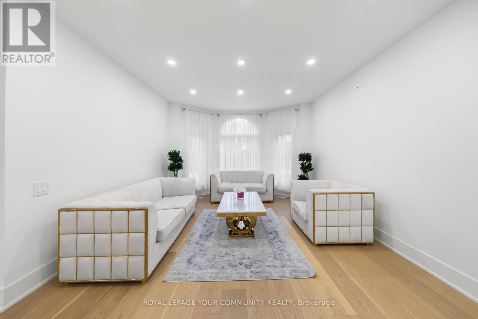 72a Oxford Street, Richmond Hill, Ontario  L4C 4L5 - Photo 4 - N12514092