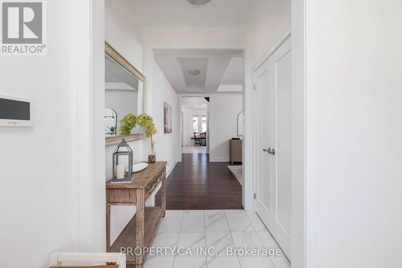 54 Murray Leonard Lane, East Gwillimbury, Ontario  L9N 0Y7 - Photo 5 - N12514192