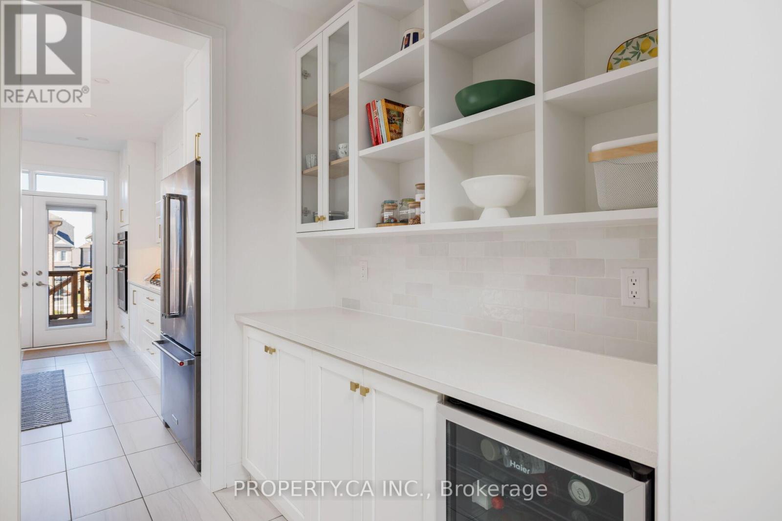 54 Murray Leonard Lane, East Gwillimbury, Ontario  L9N 0Y7 - Photo 9 - N12514192