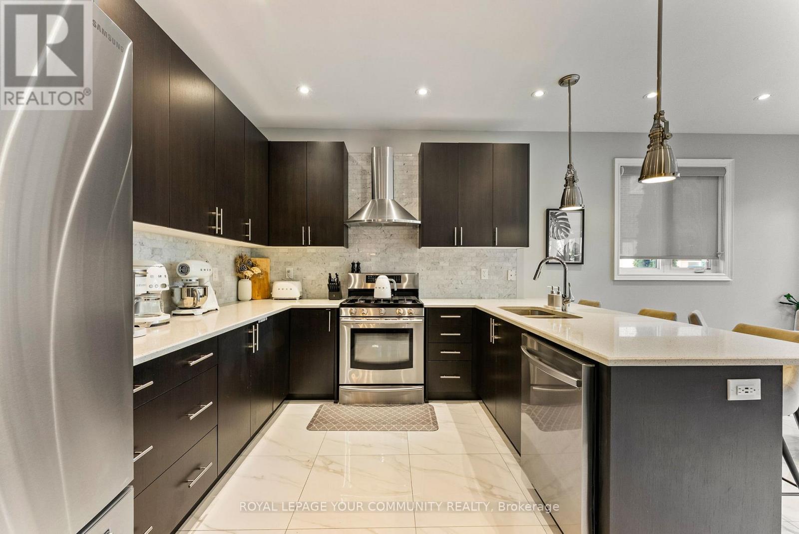 39 Rivoli Drive, Vaughan, Ontario  L4H 3X2 - Photo 11 - N12514278