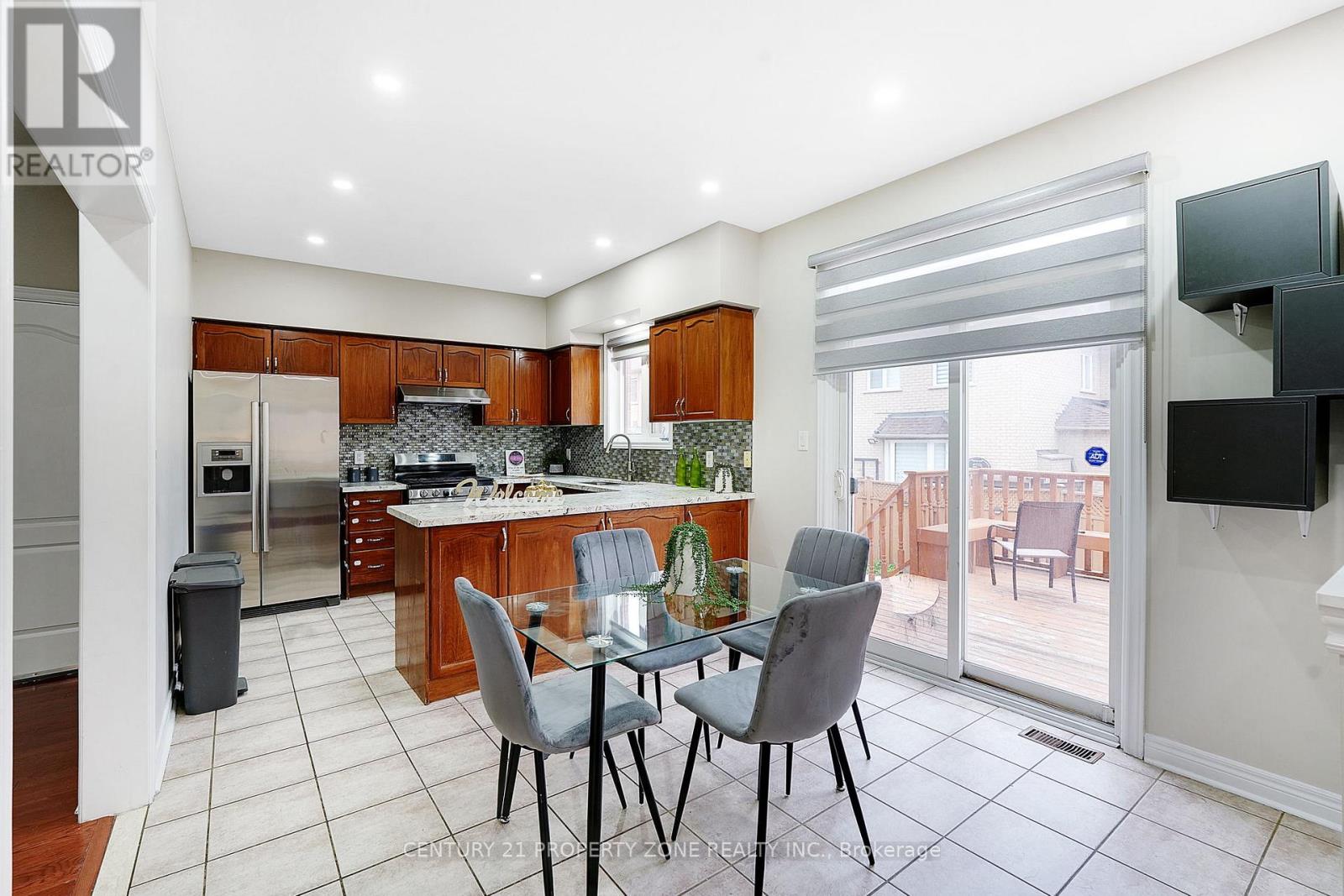 7 Pika Trail, Brampton, Ontario  L6R 2X1 - Photo 17 - W12513436