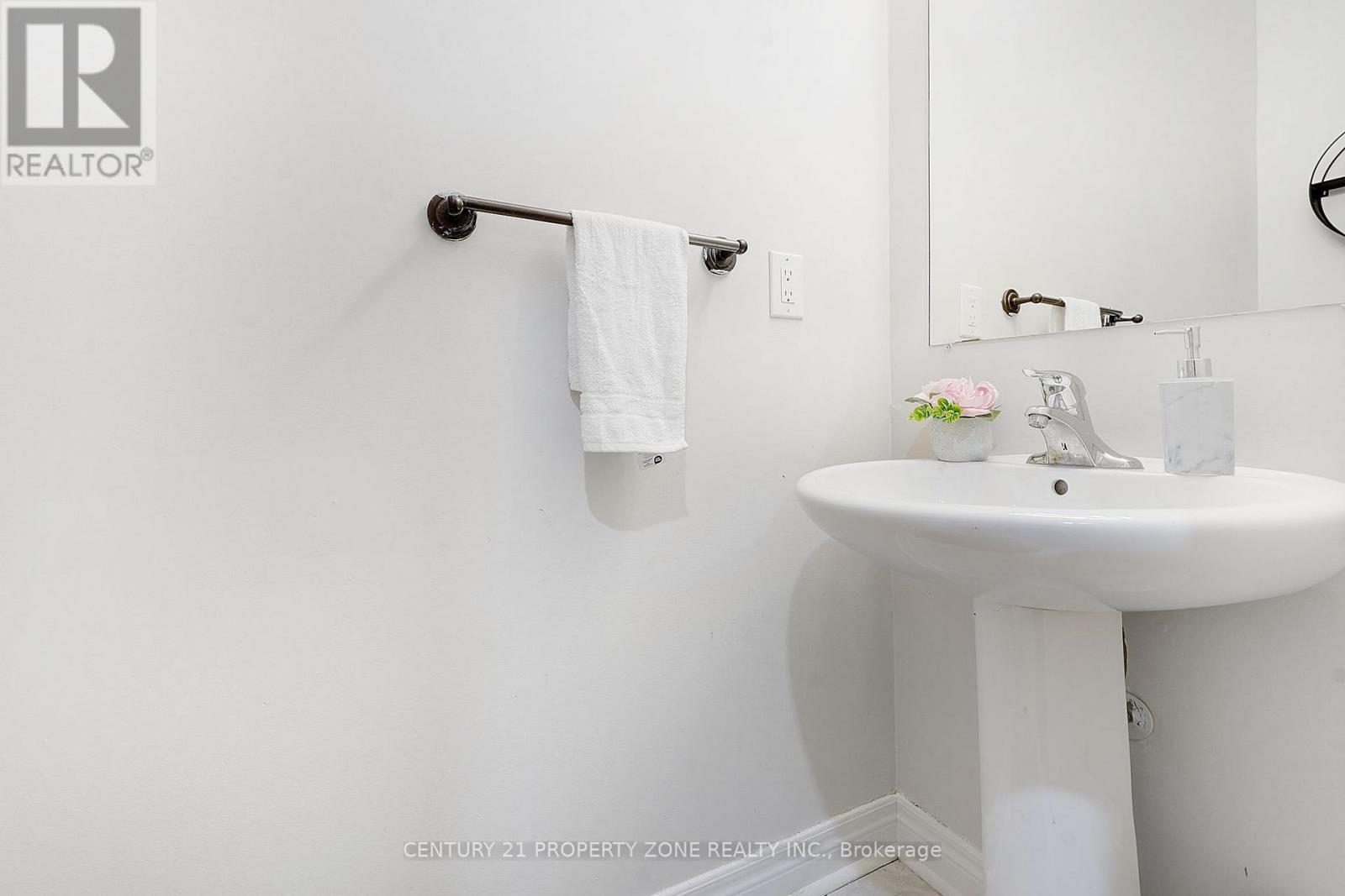 7 Pika Trail, Brampton, Ontario  L6R 2X1 - Photo 24 - W12513436