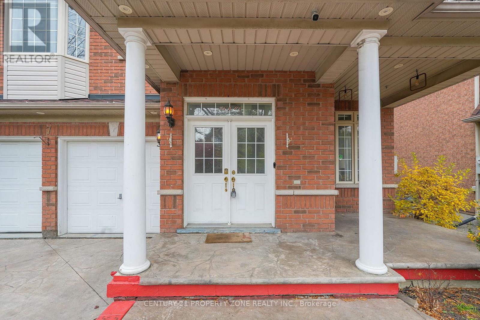 7 Pika Trail, Brampton, Ontario  L6R 2X1 - Photo 7 - W12513436