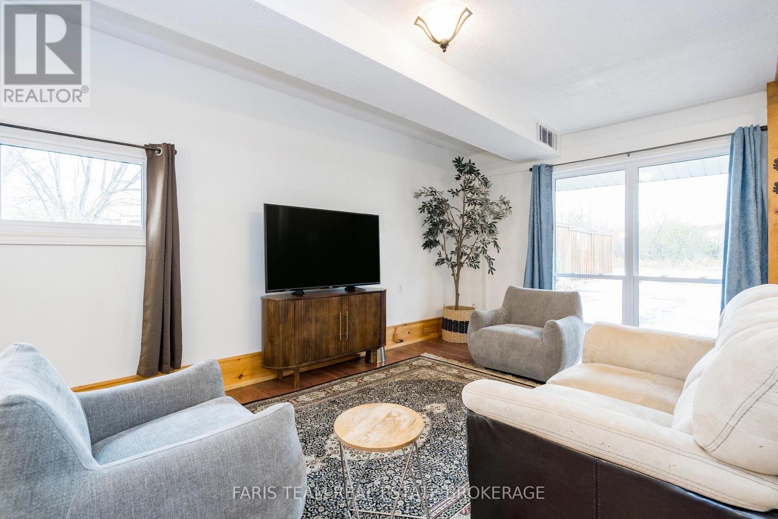 3 Courtland Street, Orillia, Ontario  L3V 1A4 - Photo 14 - S12514032