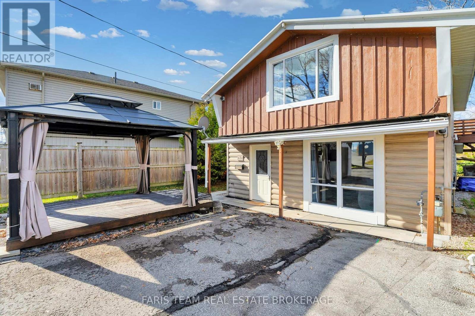 3 Courtland Street, Orillia, Ontario  L3V 1A4 - Photo 2 - S12514032