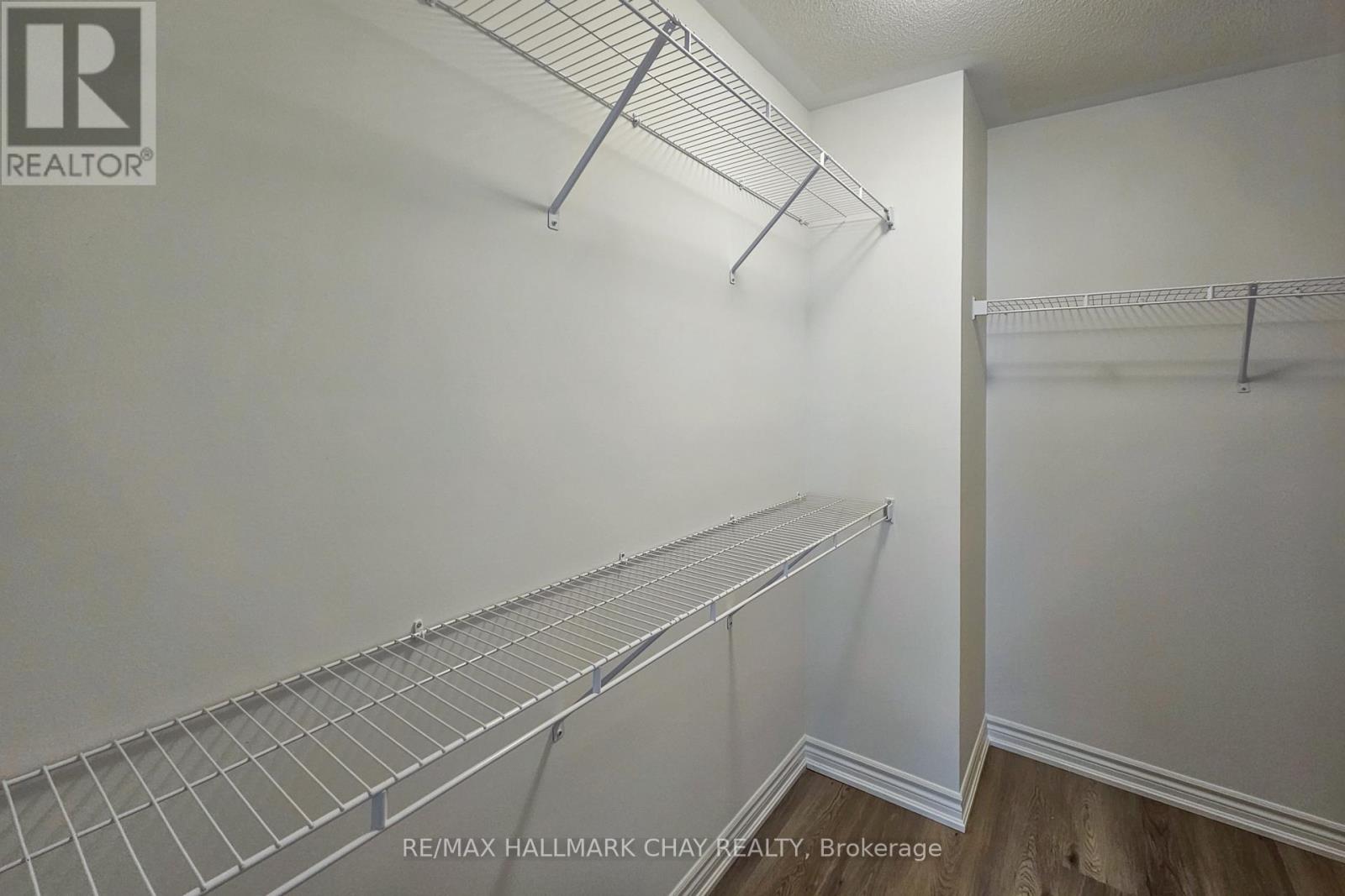 8 Vinewood Crescent, Barrie, Ontario  L9J 0B7 - Photo 17 - S12514090