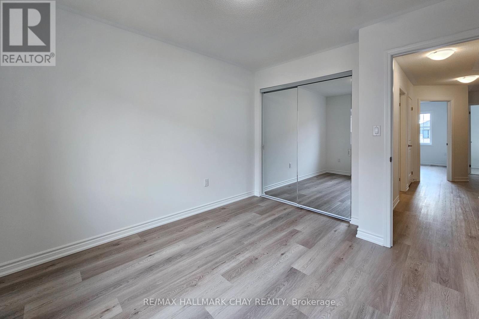 8 Vinewood Crescent, Barrie, Ontario  L9J 0B7 - Photo 19 - S12514090