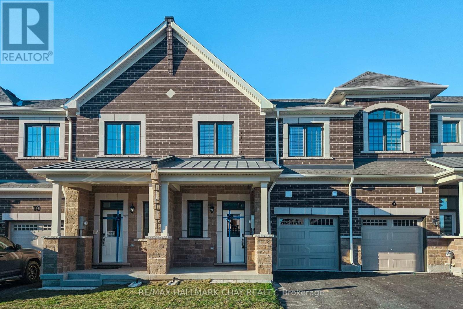 8 Vinewood Crescent, Barrie, Ontario  L9J 0B7 - Photo 2 - S12514090