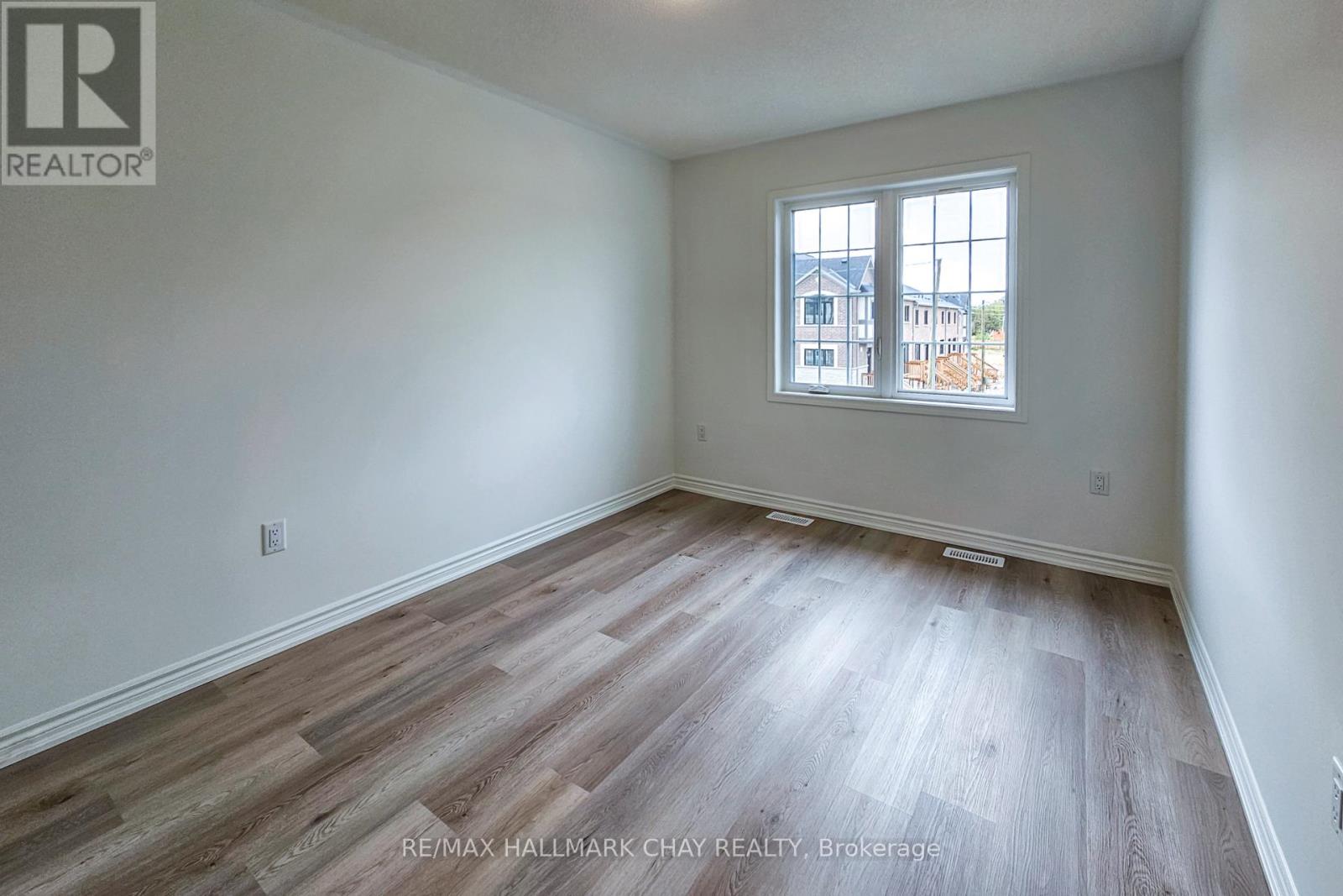 8 Vinewood Crescent, Barrie, Ontario  L9J 0B7 - Photo 20 - S12514090