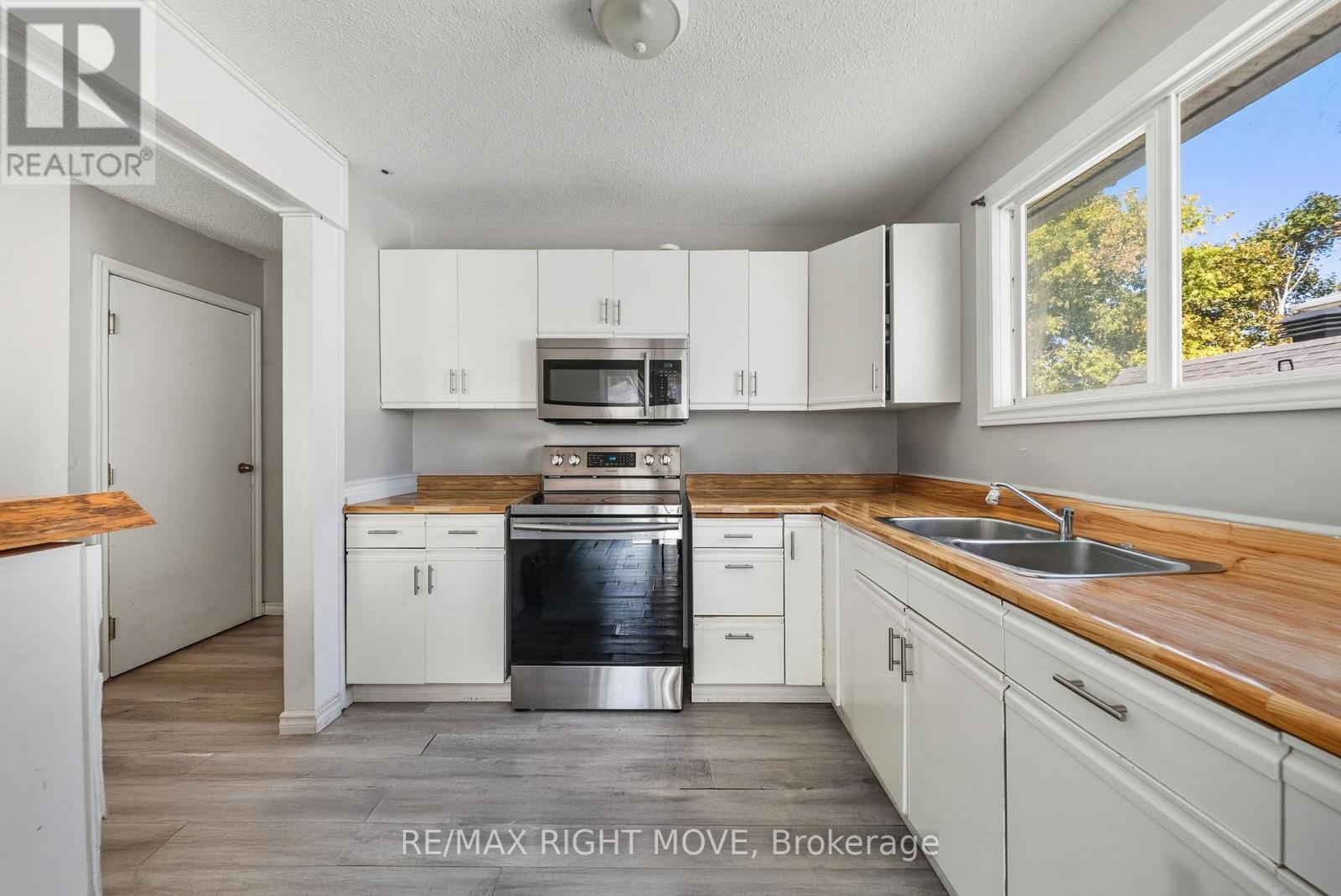 218 Hilda Street, Orillia, Ontario  L3V 1J1 - Photo 10 - S12514196