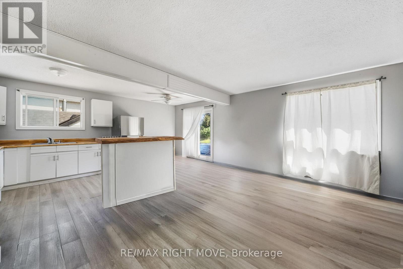 218 Hilda Street, Orillia, Ontario  L3V 1J1 - Photo 11 - S12514196