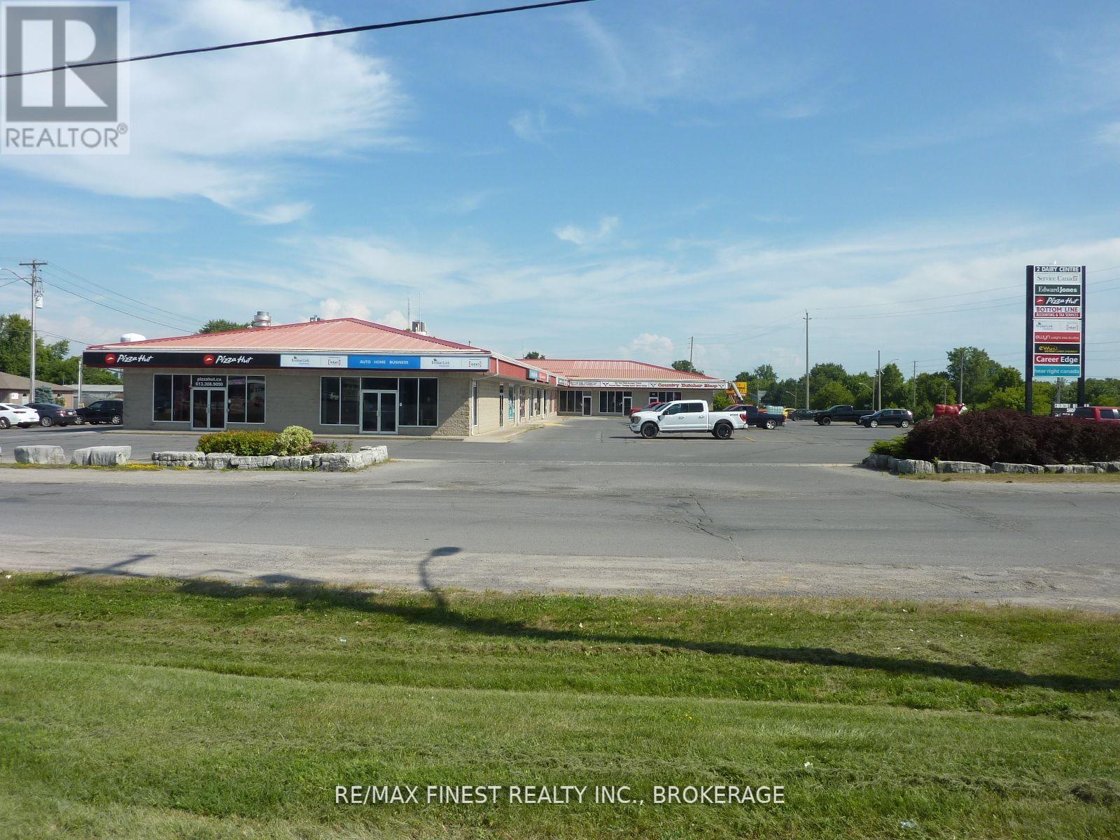 11 - 2 Dairy Avenue, Greater Napanee (Greater Napanee), Ontario  K7R 3T1 - Photo 2 - X12514306