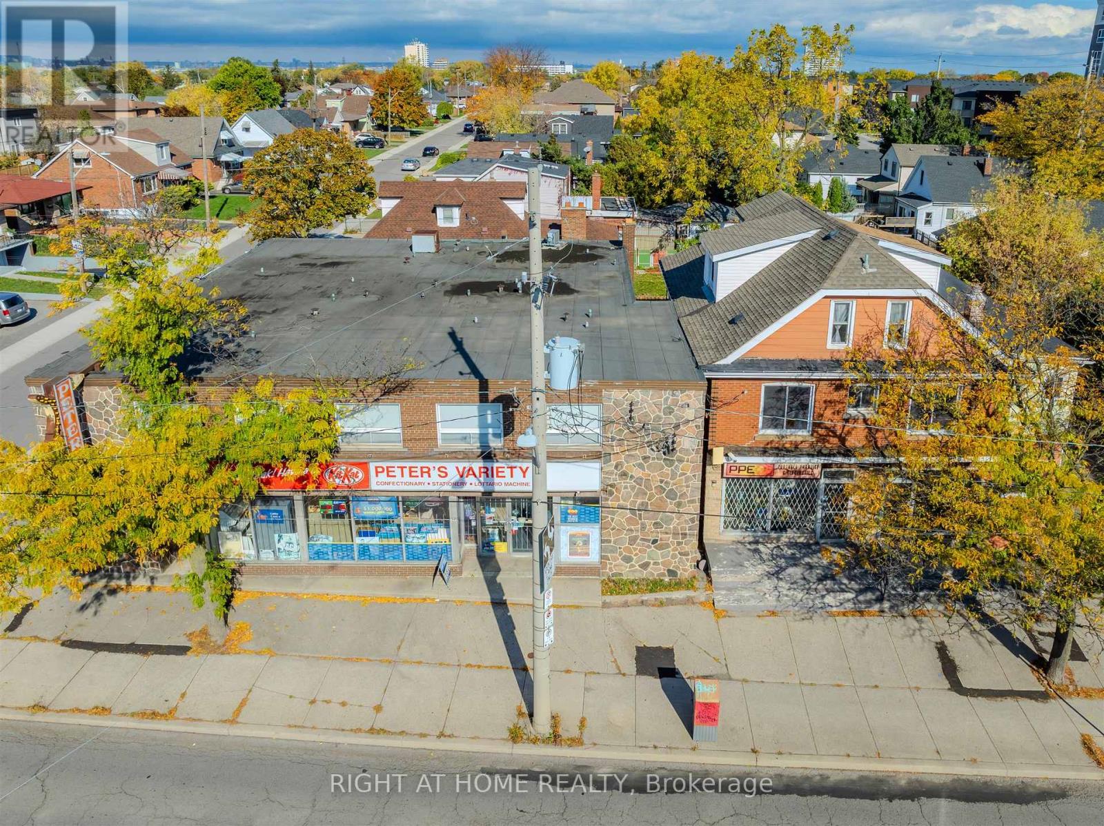 353 QUEENSTON ROAD, Hamilton, Ontario