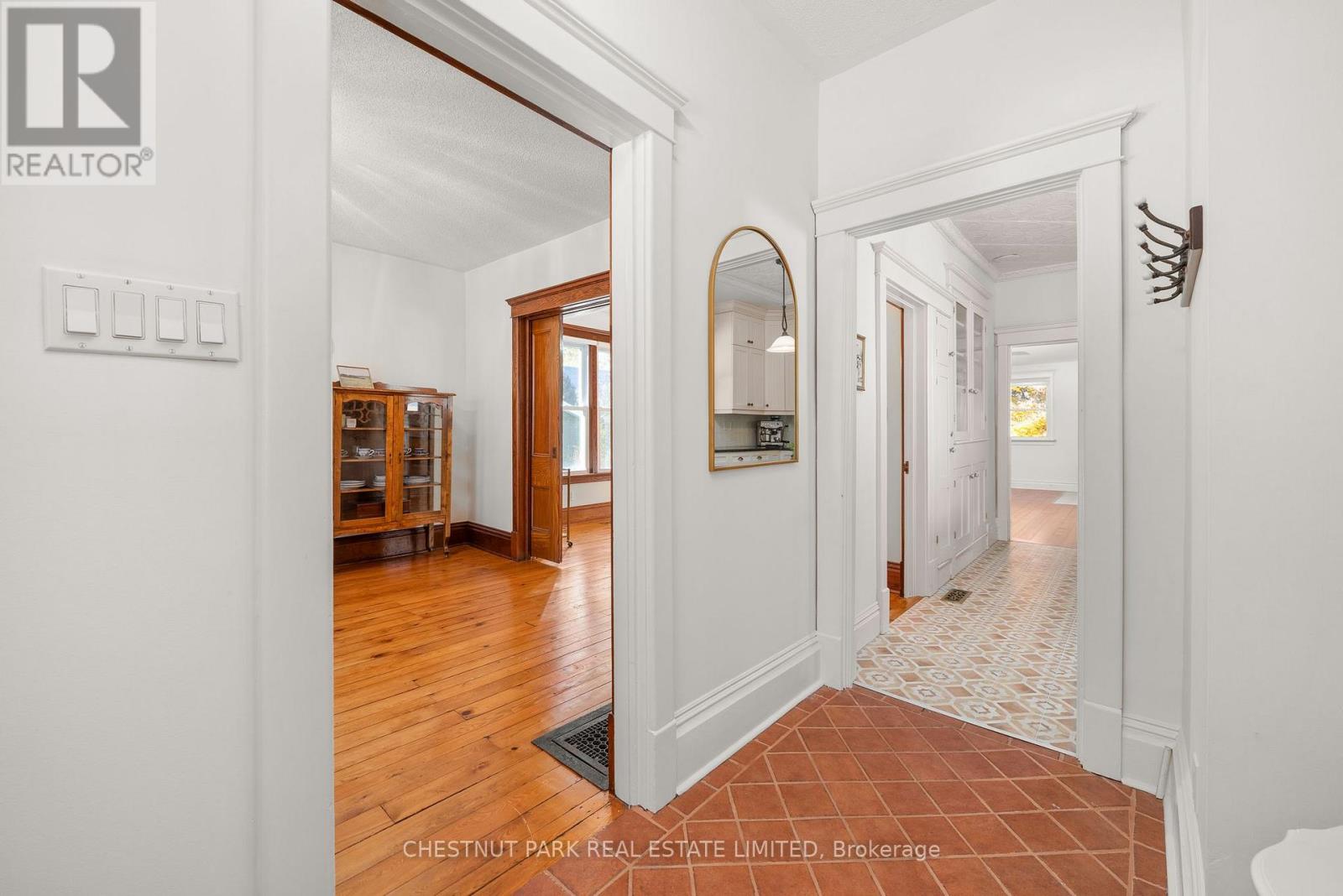 336 Bloomfield Main Street, Prince Edward County, Ontario K0K 1G0 - Photo 7 - X12514412