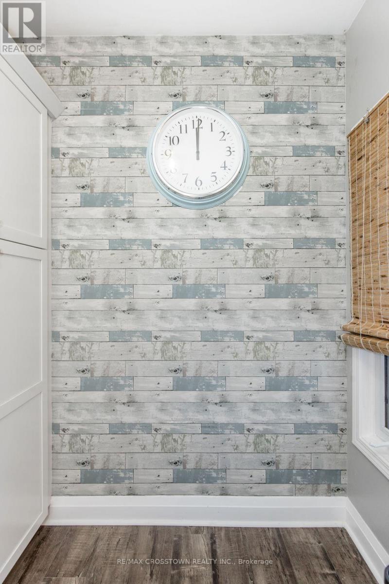 9 Aikens Crescent, Barrie, Ontario  L4N 8M6 - Photo 7 - S12513212