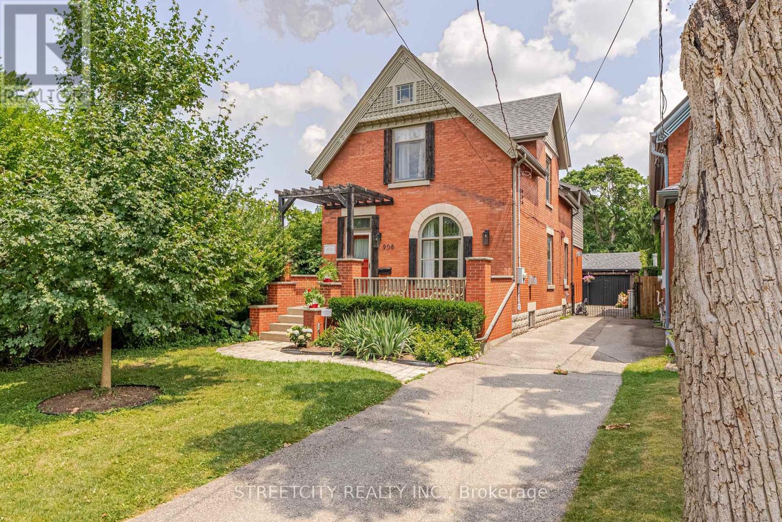908 Maitland Street, London East, Ontario  N5Y 2X1 - Photo 2 - X12514360