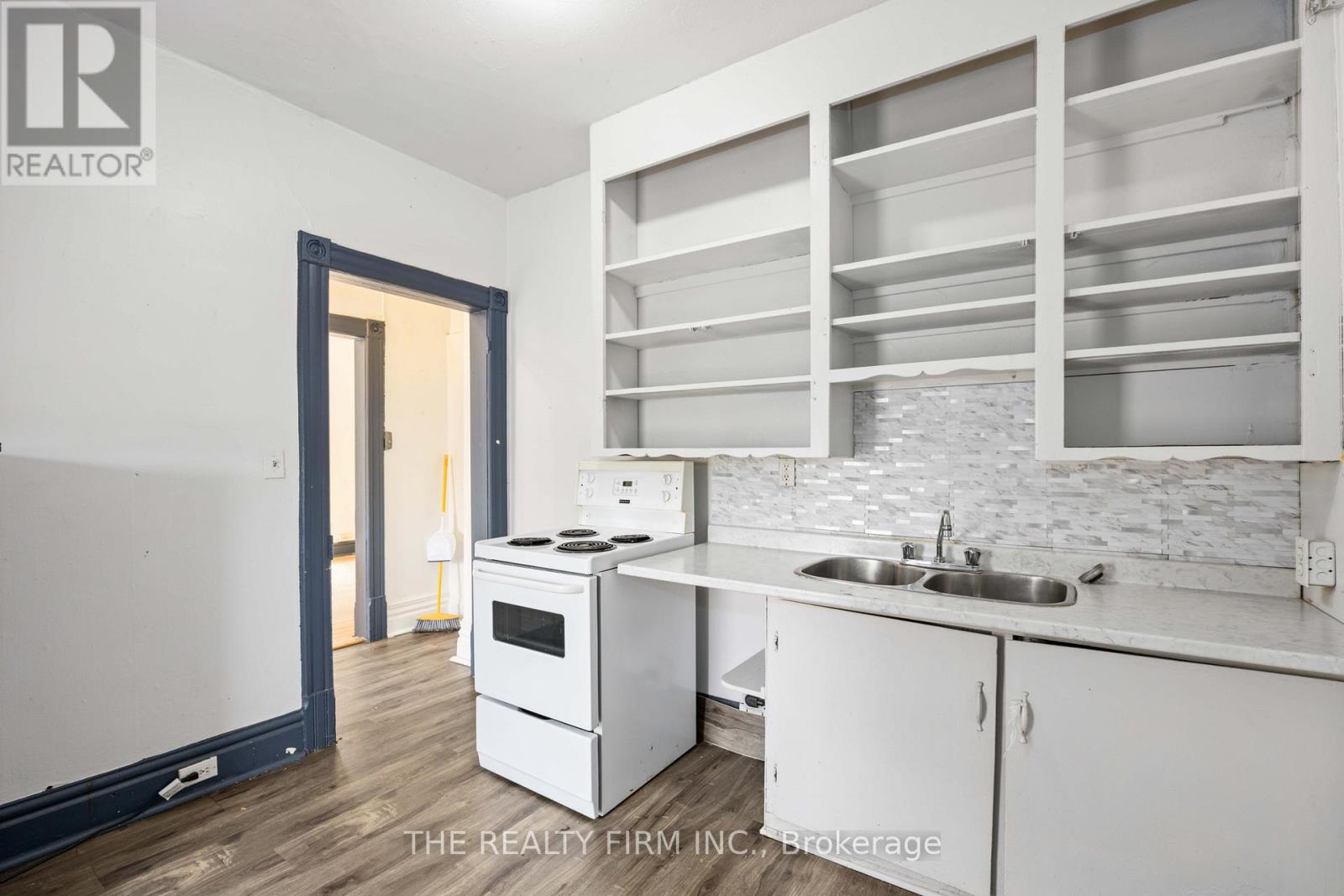 316 Confederation Street, Sarnia, Ontario  N7T 2A5 - Photo 19 - X12514362