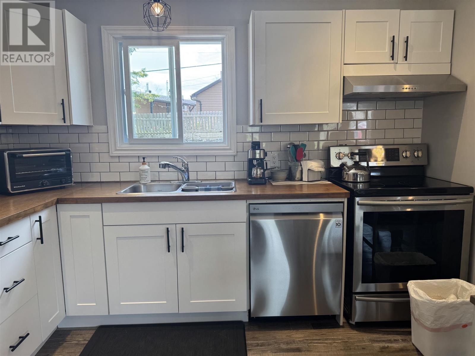 14 Flicker Ave, Manitouwadge, Ontario  P0T 2C0 - Photo 11 - TB252076