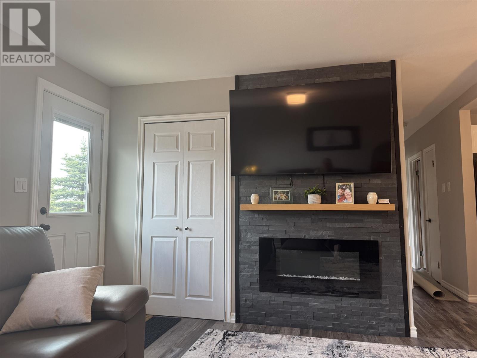 14 Flicker Ave, Manitouwadge, Ontario  P0T 2C0 - Photo 7 - TB252076