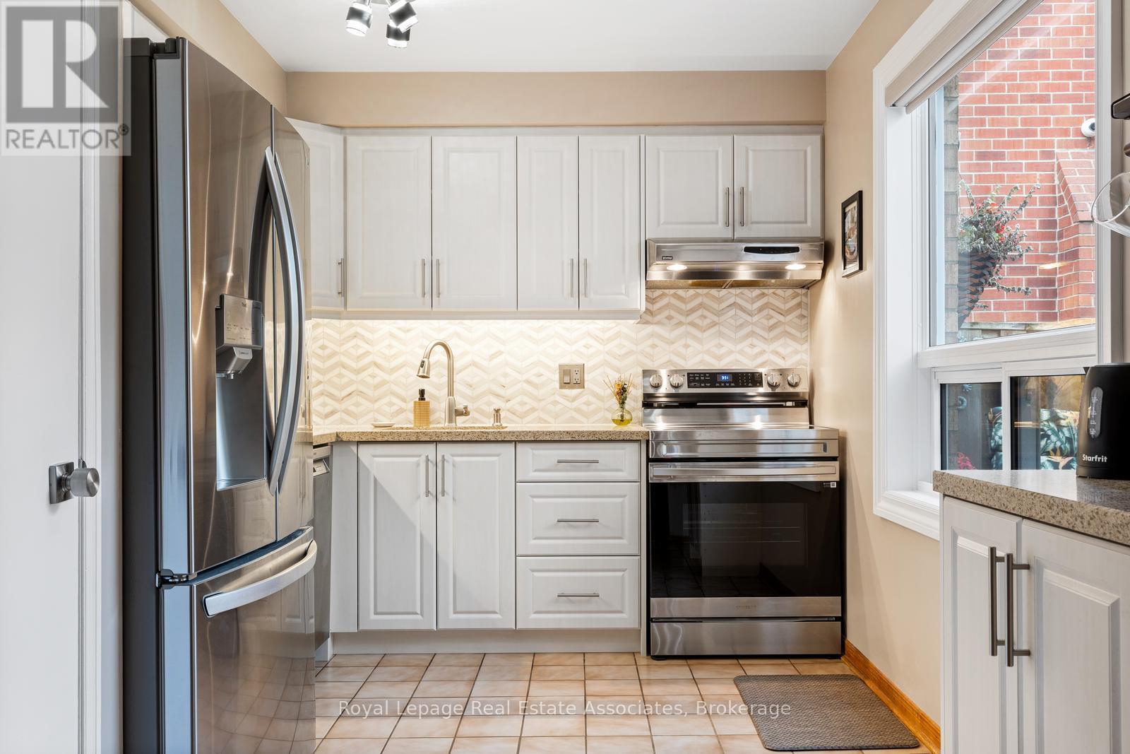 449 Mallorytown Avenue, Mississauga, Ontario  L4Z 2M8 - Photo 14 - W12514000